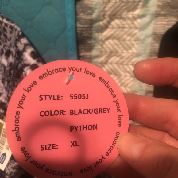 Athletic shorts - Picture 3 of 3